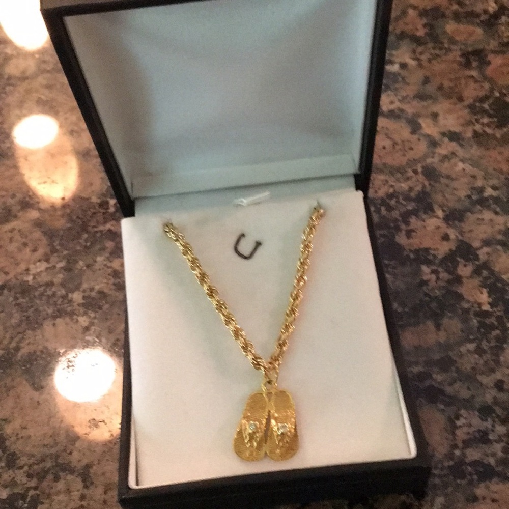 14k gold flip flop necklace